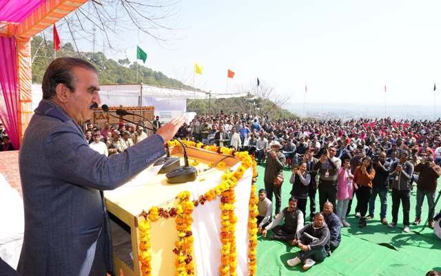 मुख्यमंत्री ने हमीरपुर इलाके को दी सौगात