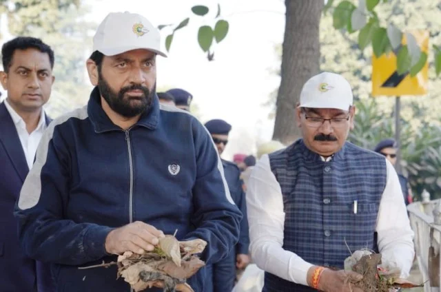 सीएम सैनी ने स्वच्छता महाअभियान की शुरुआत की