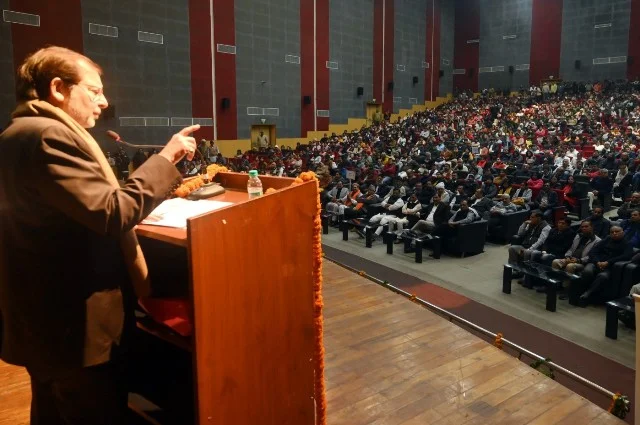 शिक्षाविदों, अभिभावकों से कैबिनेट मंत्री डॉ. शर्मा ने किया संवाद