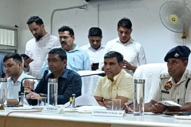 आमजन की शिकायतों को गंभीरता से लें अधिकारी - ढांडा