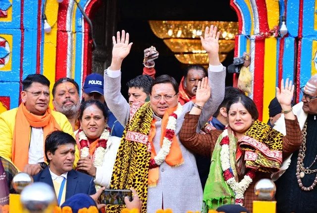 केदारनाथ धाम के कपाट खुले, मुख्यमंत्री धामी ने की पूजा-अर्चना