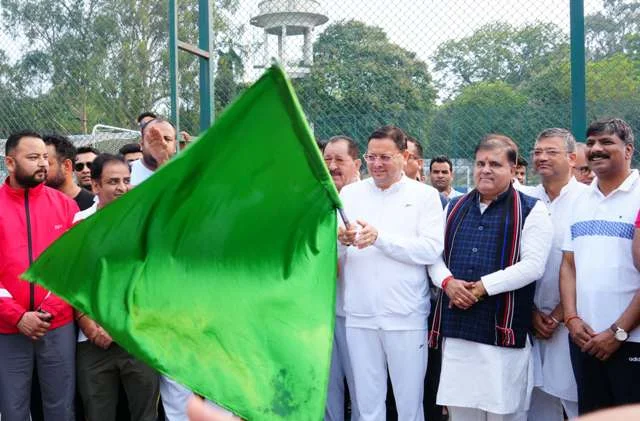मुख्यमंत्री धामी ने "अहिल्या स्मृति मैराथन" में लिया भाग