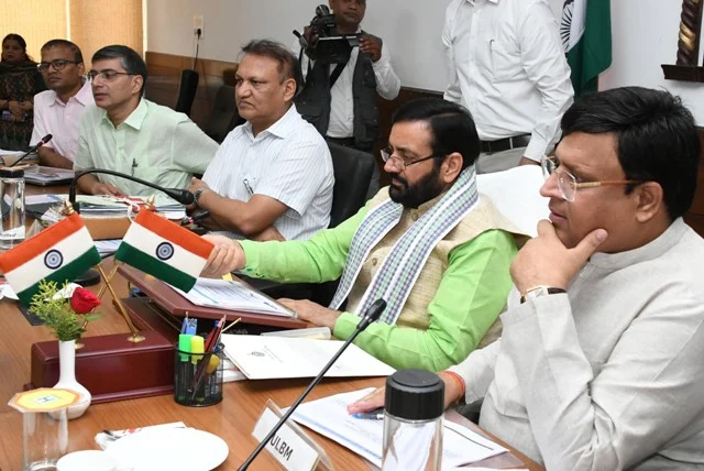 मुख्यमंत्री ने कचरा प्रबंधन के लिए रियल टाइम ट्रैकिंग पोर्टल लॉन्च किया