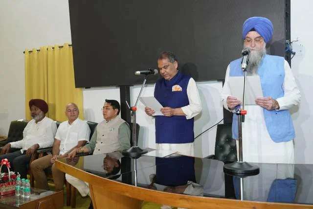 पंजाब विधानसभा में संजीव अरोड़ा ने ली विधायक पद की शपथ