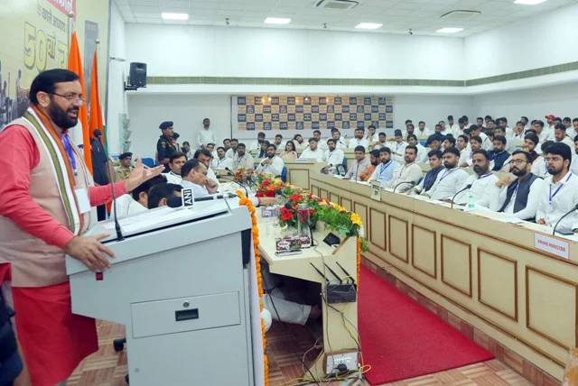 युवा मॉक पार्लियामेंट नीति-निर्माण की एक जीवंत प्रयोगशाला - मुख्यमंत्री