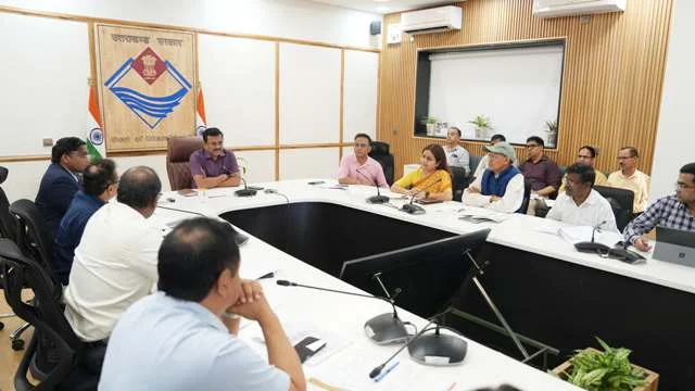 मुख्य सचिव बर्द्धन ने पूंजीगत व्यय की समीक्षा की