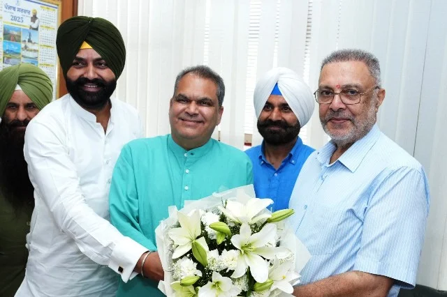 संजीव अरोड़ा ने पंजाब के उद्योग एवं वाणिज्य मंत्री का पद संभाला