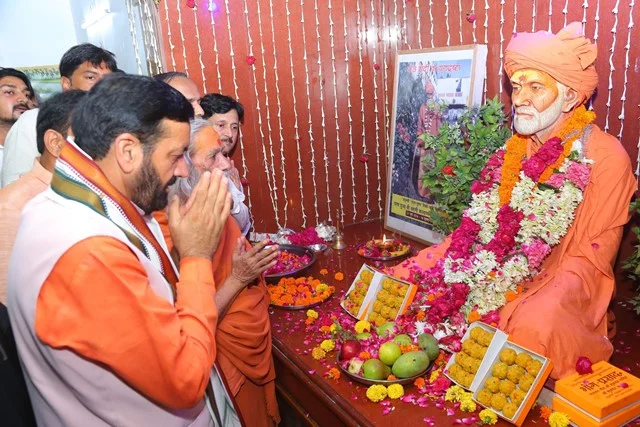 सीएम सैनी ने शुकदेव आश्रम में अर्पित किए श्रद्धा सुमन