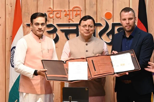 धामी की मौजूदगी में उत्तराखंड सरकार व जर्मन इनोवेशन हब के बीच समझौता