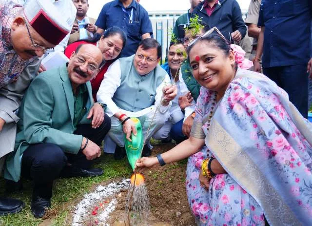 सीएम धामी और स्पीकर ऋतु खंडूरी ने गैरसैंण में किया पौधारोपण