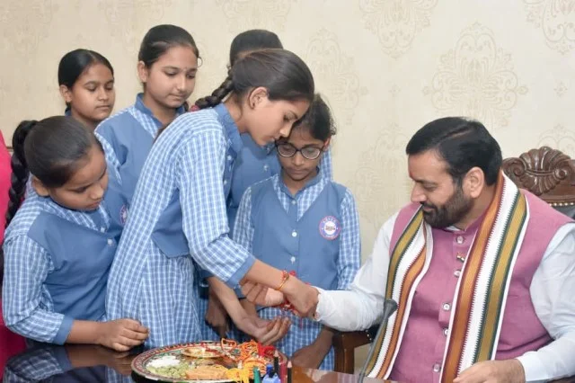 सीएम सैनी ने संत कबीर कुटीर में धूमधाम से मनाया रक्षाबंधन