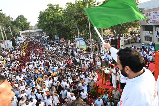 कुरुक्षेत्र में सीएम सैनी ने ‘नमो युवा रन’ को झंडी दिखाकर किया रवाना