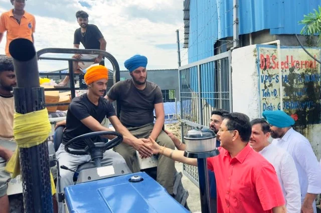 संजय सिंह ने बाढ़ प्रभावित डेरा बाबा नानक का किया दौरा