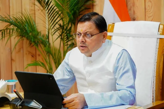 सीएम धामी ने अधिकारियों को आपदा प्रबंधन व कानून व्यवस्था पर दिए निर्देश