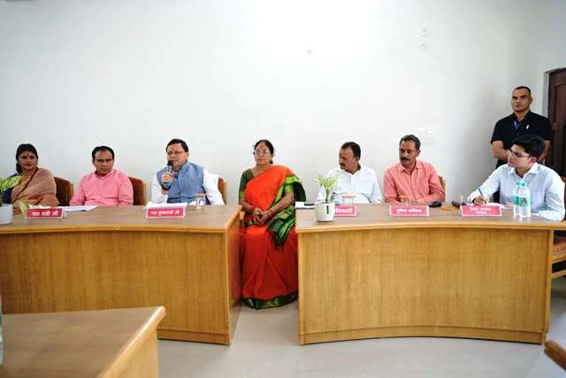 सीएम धामी ने रुद्रप्रयाग के प्रभावित गांवों का हवाई सर्वेक्षण किया