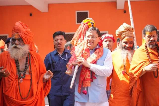सीएम धामी ने हरिद्वार से पवित्र छड़ी यात्रा को किया रवाना