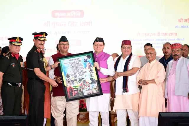 धामी लैंसडाउन में शहीद सम्मान समारोह में हुए शामिल