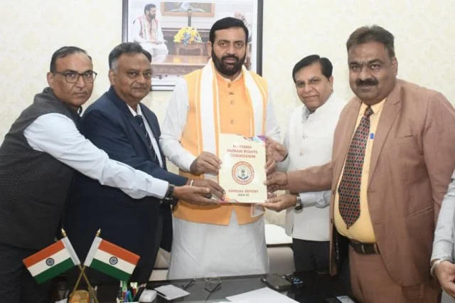 मानव अधिकार आयोग के अध्यक्ष ने मुख्यमंत्री सैनी को सौंपी वार्षिक रिपोर्ट