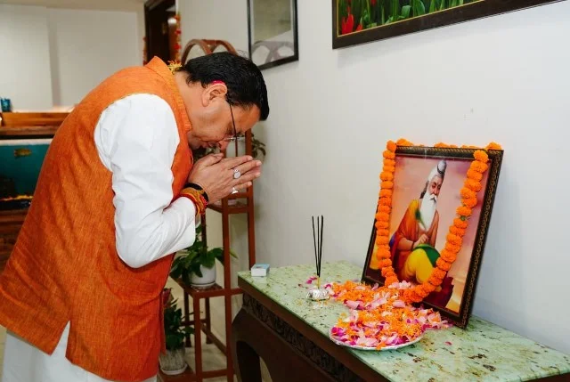 मुख्यमंत्री पुष्कर सिंह धामी ने वाल्मीकि जयंती पर दी श्रद्धांजलि
