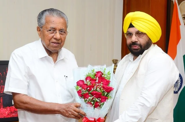 मंत्री हरभजन सिंह ई.टी.ओ. ने केरल के मुख्यमंत्री को दिया औपचारिक निमंत्रण