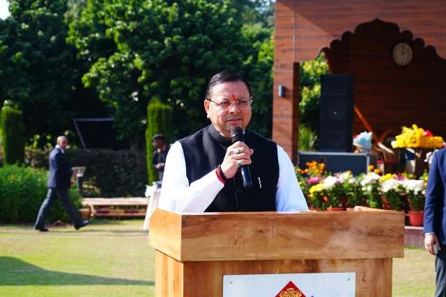 सीएम धामी की उपस्थिति में IAS अधिकारियों की अनौपचारिक बैठक आयोजित