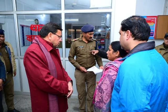 औचक निरीक्षण में ड्यूटी से गैरहाजिर थानेदार लाइन हाजिर, सीएम धामी का आदेश
