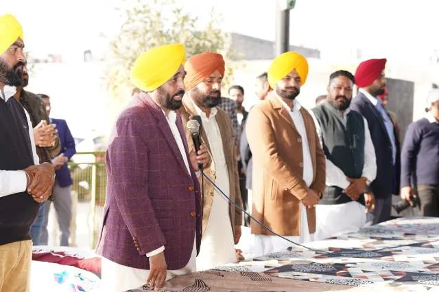 पैतृक गांव सतौज पहुंचे सीएम भगवंत मान, ग्रामीणों से की मुलाकात