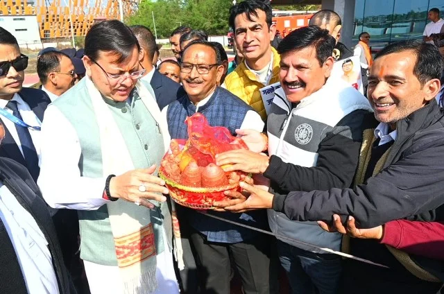 हल्द्वानी में सीएम धामी का स्वागत, किसानों ने गन्ना मूल्य बढ़ोतरी पर जताया आभार