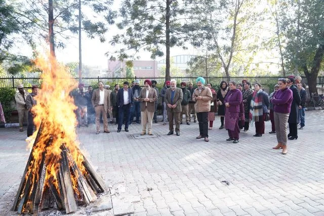 अनाज भवन में धूमधाम से मनाया गया लोहड़ी पर्व