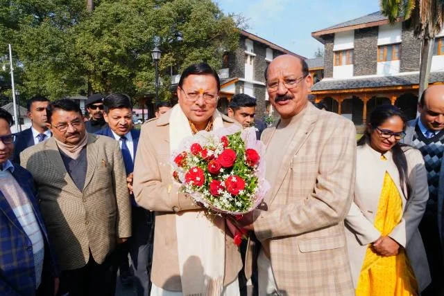 नववर्ष पर मुख्यमंत्री आवास में शुभकामनाओं का दौर