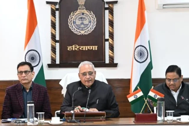 महाग्राम योजना में अनियमितता पर मंत्री सख्त, 3 अधिकारी निलंबित