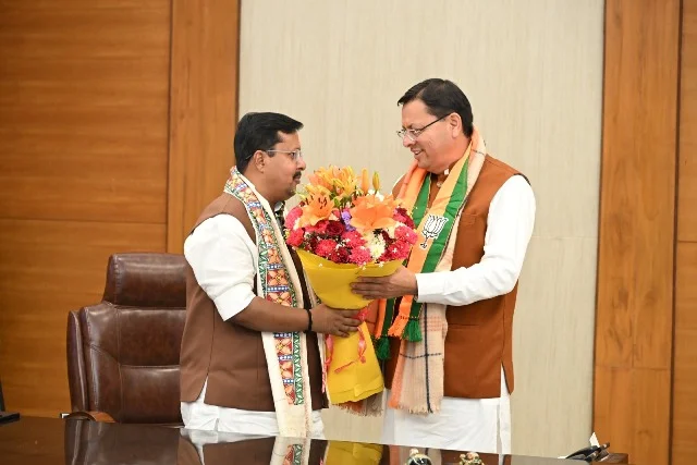 सीएम धामी ने नव निर्वाचित भाजपा अध्यक्ष नितिन नबीन से की भेंट