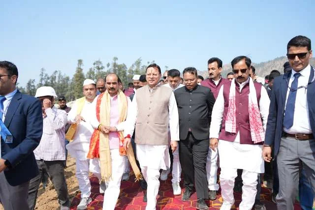 धामी ने छमनिया में निर्माणाधीन महिला स्पोर्ट्स कॉलेज का किया निरीक्षण