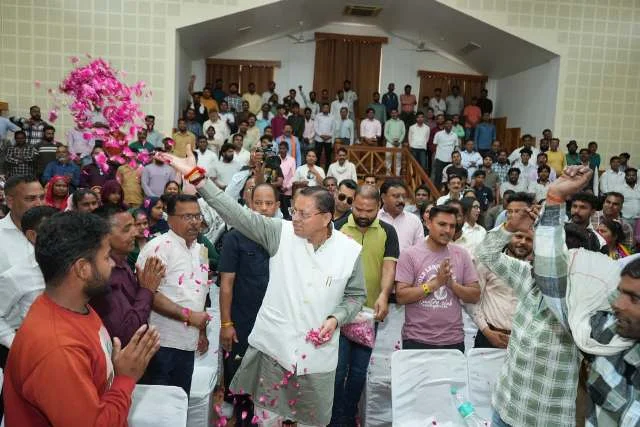 आभार रैली में शामिल हुए सीएम, कर्मचारियों के सम्मान को जनता को समर्पित किया