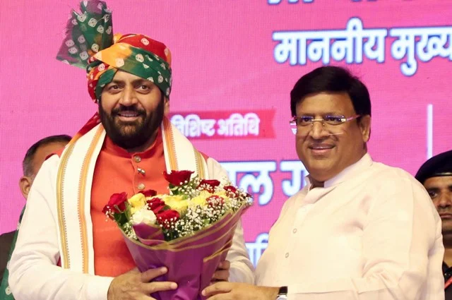 फरीदाबाद रैली में सीएम सैनी ने कई विकास योजनाओं की घोषणा की