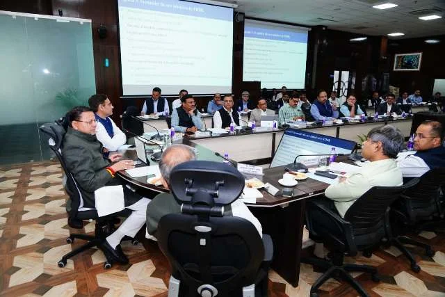सीएम धामी ने UIIDB बैठक में अवसंरचना परियोजनाओं की प्रगति की समीक्षा की
