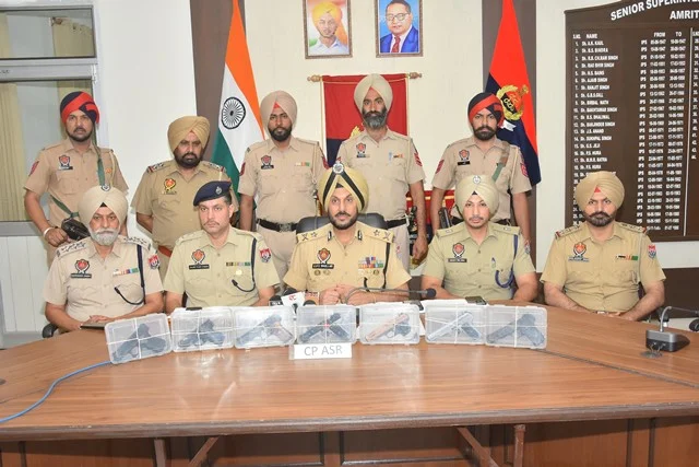 अमृतसर पुलिस की बड़ी कार्रवाई, 7 पिस्तौल समेत 4 आरोपी गिरफ्तार