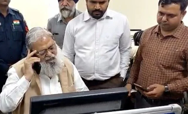 ऊर्जा मंत्री अनिल विज ने बिजली निगम कॉल सेंटर का किया औचक निरीक्षण
