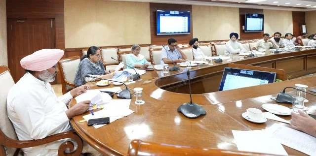 ‘रंगला पंजाब विकास योजना’ की प्रगति पर वित्त मंत्री चीमा की उच्चस्तरीय बैठक