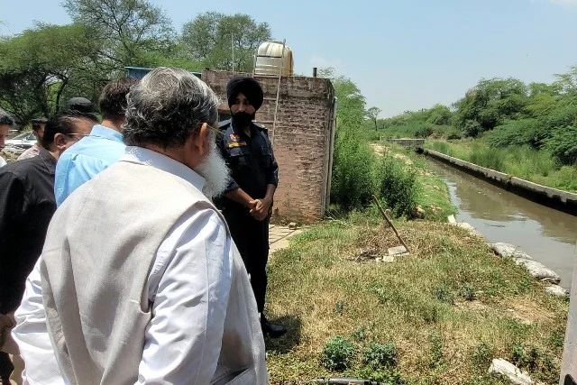 41 डिग्री तापमान में भी एक्शन मोड में दिखे अनिल विज