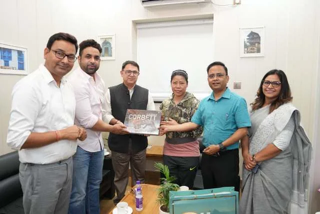 ओलंपिक पदक विजेता Mary Kom ने प्रमुख सचिव आर.के. सुधांशु से की शिष्टाचार भेंट
