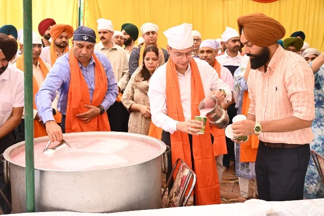 गुरु अर्जन देव जी के शहीदी दिवस पर पंजाब पुलिस ने लगाई सेवा की छबील