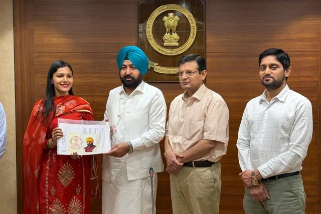 पंजाब सरकार ने 33 नवनियुक्त पटवारियों को सौंपे नियुक्ति पत्र