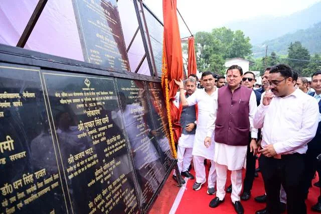 मुख्यमंत्री ने नैनीताल को 96.71 करोड़ रुपये की विकास परियोजनाओं की सौगात दी