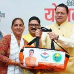धामी ने निर्माण श्रमिकों के लिए नई कल्याणकारी योजनाओं का शुभारंभ किया
