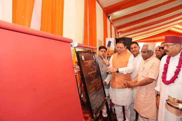 धामी ने हरिद्वार-ऋषिकेश गंगा कॉरिडोर की परियोजनाओं का शिलान्यास किया