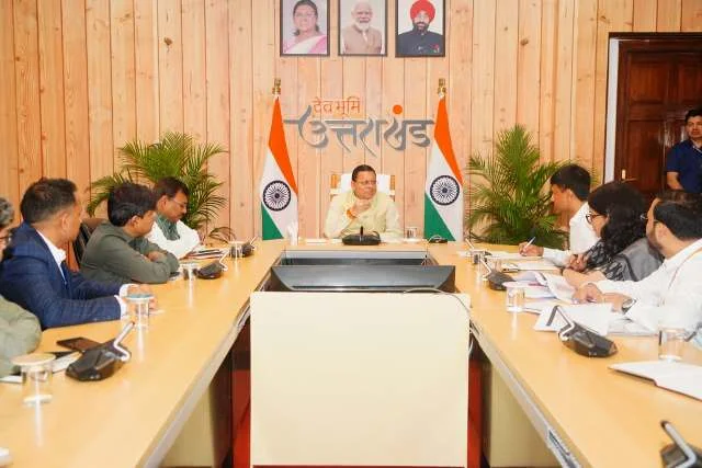 मुख्यमंत्री धामी ने नीति आयोग की टीम के साथ उत्तराखंड के समग्र विकास पर किया मंथन