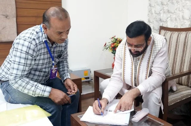 मुख्यमंत्री नायब सिंह सैनी ने स्वयं भरा गणना प्रपत्र