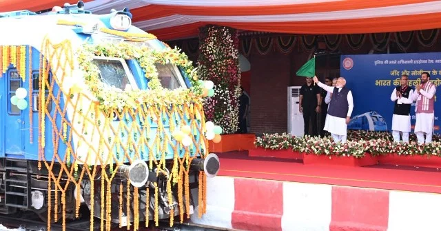 मोदी ने मुख्यमंत्री नायब सिंह सैनी के नेतृत्व और कार्यशैली की खुलकर सराहना की