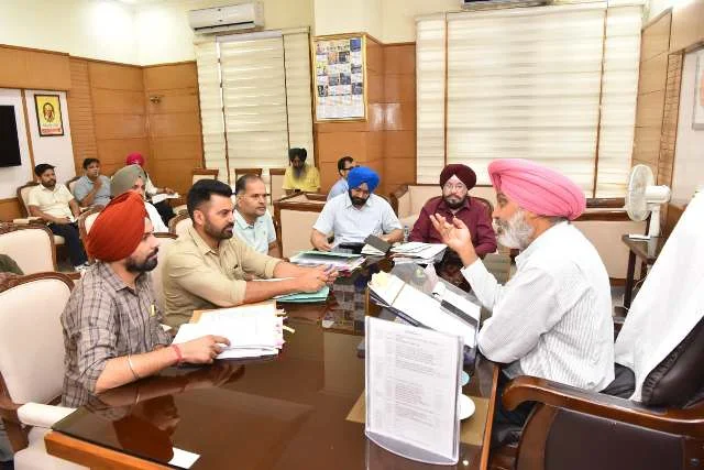 वित्त मंत्री चीमा ने कर्मचारी यूनियनों के प्रतिनिधियों के साथ अहम बैठक की